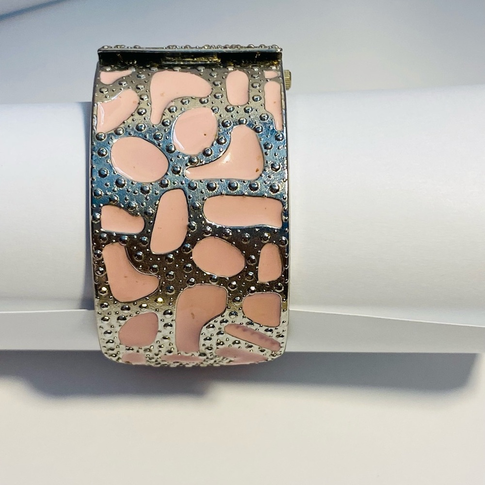 Montres de Fleur Vintage Pink Enameled Cuff Wristwatch Working See Video NH - Picture 5 of 8